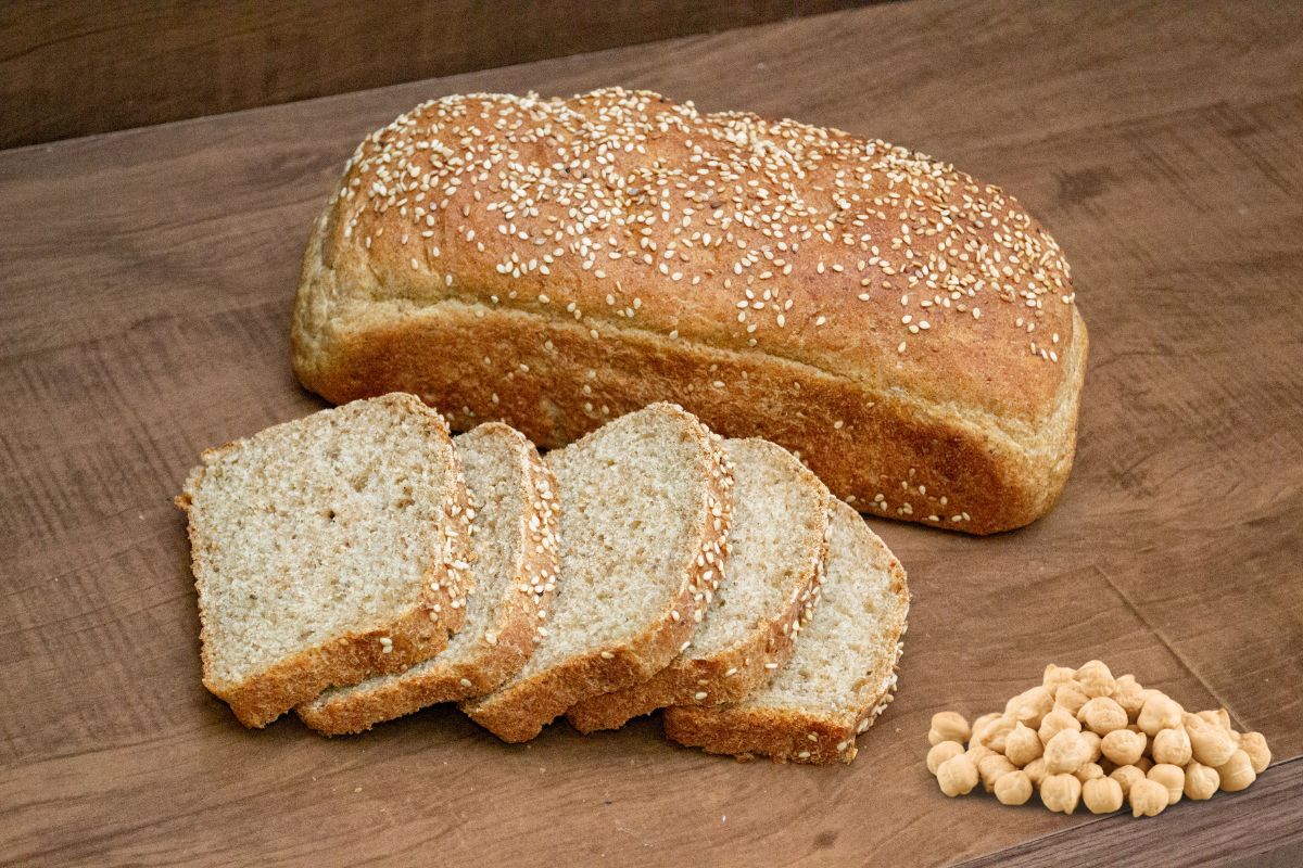 Pão de grão-de-bico de liquidificador: receita saudável e deliciosa para sua dieta 1 pão de grão-de-bico de liquidificador.