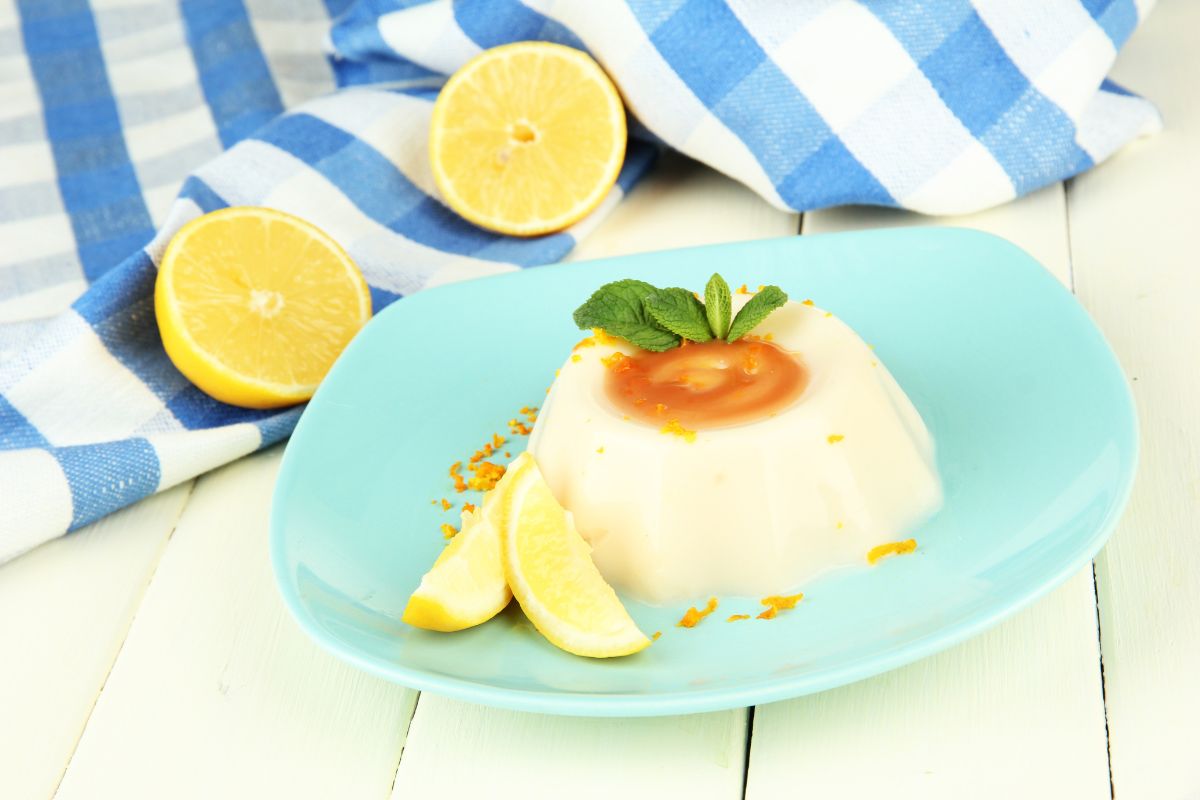Pudim fit de limão: sobremesa deliciosa e muito fácil de preparar 1 pudim fit de limão.