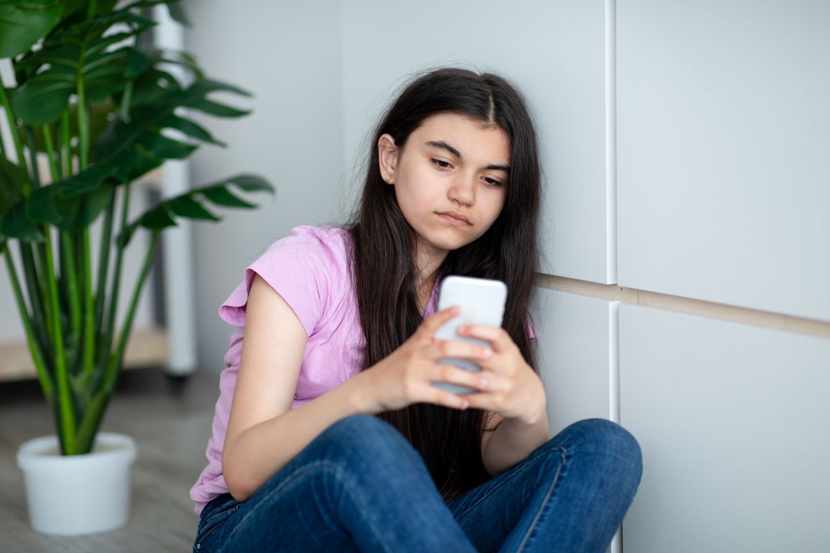 Estresse e depressão: O que as horas de tela estão fazendo com a saúde mental do seu filho 1 Estresse e depressão.