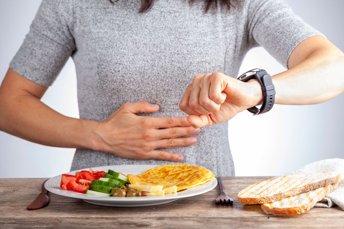 Jejum Intermitente traz benefícios ao metabolismo, mas será que faz bem aos jovens? 1 jejum intermitente.