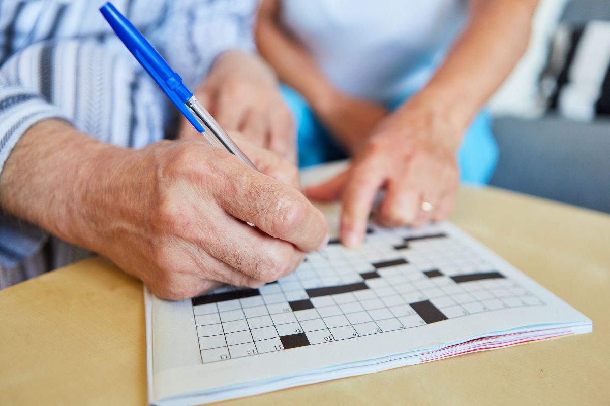 Atividades cognitivas para idosos: como palavras cruzadas e leitura podem proteger o cérebro 1 atividades cognitivas para idosos.