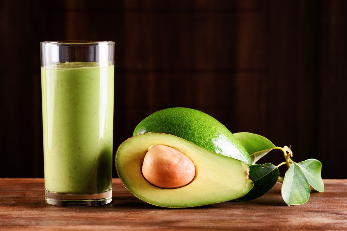 Comer abacate todo dia faz mal ou bem? Ajuda o coração ou não? Estudo responde 1 Comer abacate todo dia faz mal?