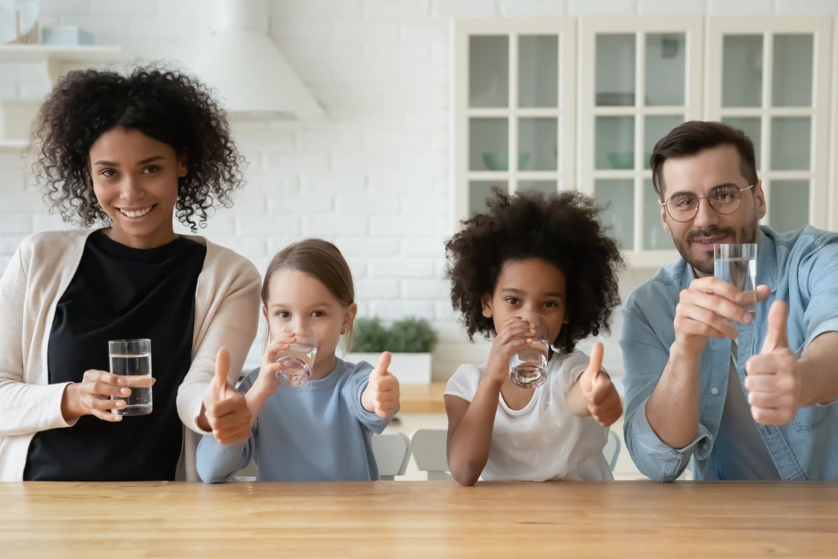 Como beber mais água pode proteger seu coração (e o que café e chá têm a ver com isso?) 1 como beber mais água.