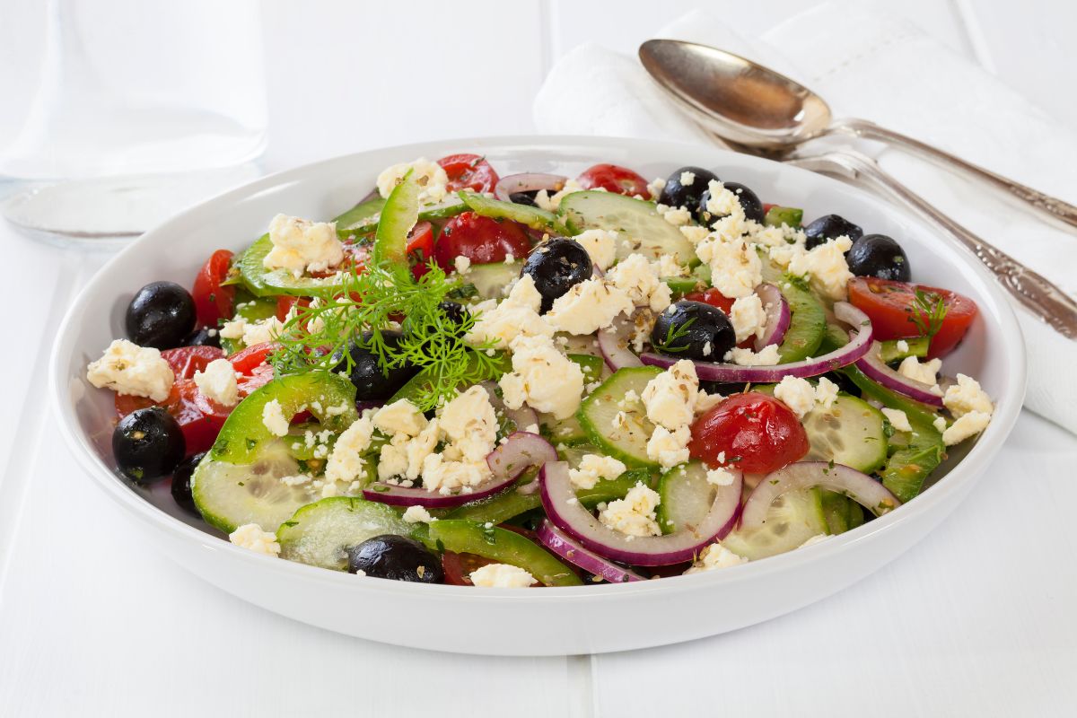 Salada Grega: receita saudável, simples e ideal para sua saúde 1 salada grega.