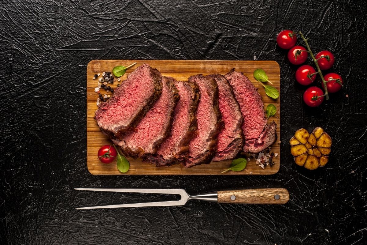 Por que as mulheres deveriam comer mais carne vermelha? 1 Deficiência de ferro.