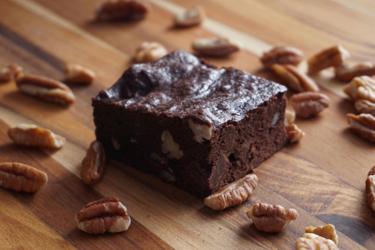 Este simples alimento pode derrotar o colesterol ruim 1 brownie de noz pecã.