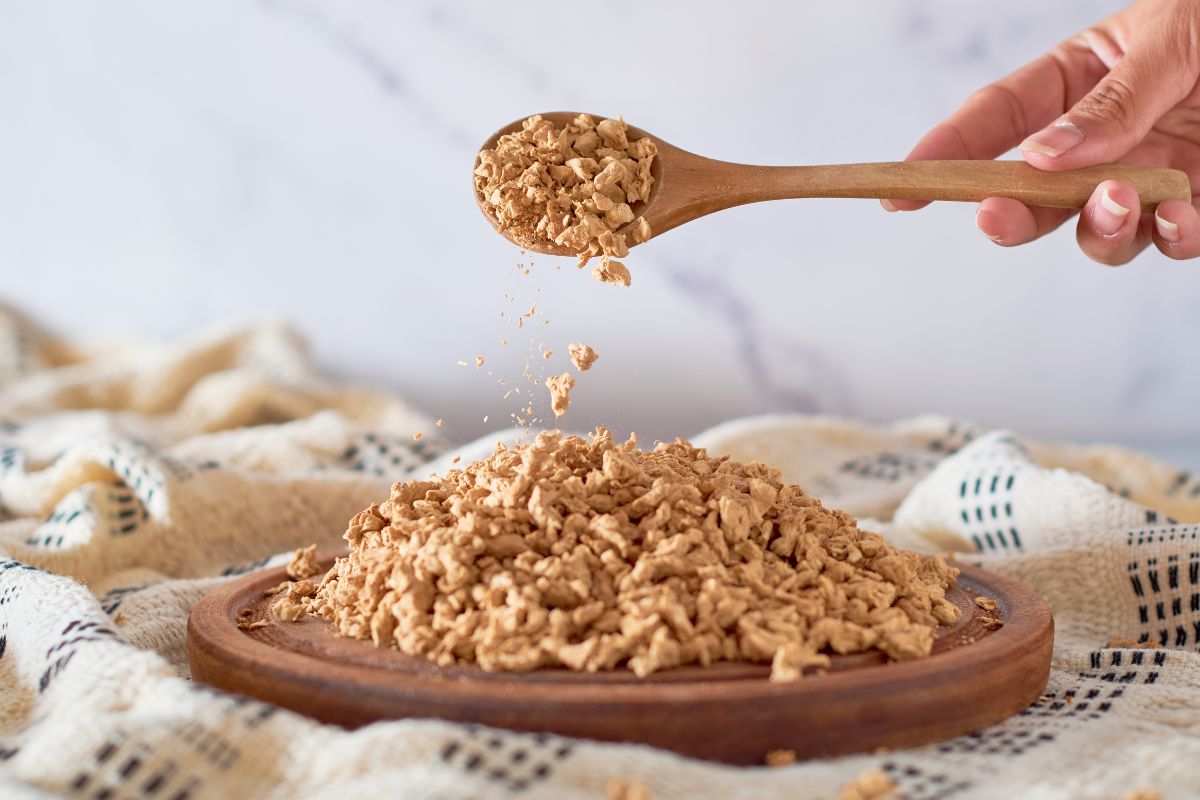 Prós e contras da proteína texturizada de soja: será que vale a pena incluir na dieta? 1 Proteína texturizada de soja.