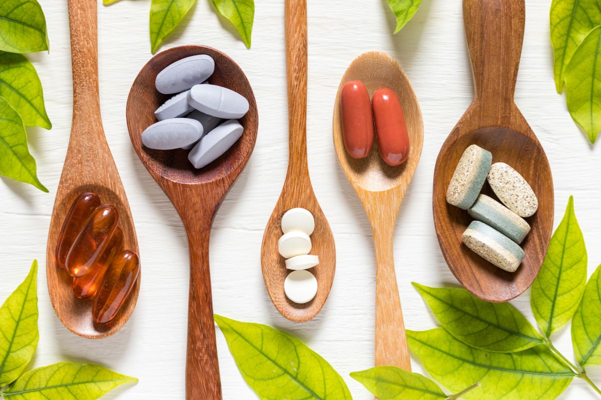 Os perigos do uso de suplementos sem orientação profissional 1 Suplementos alimentares.