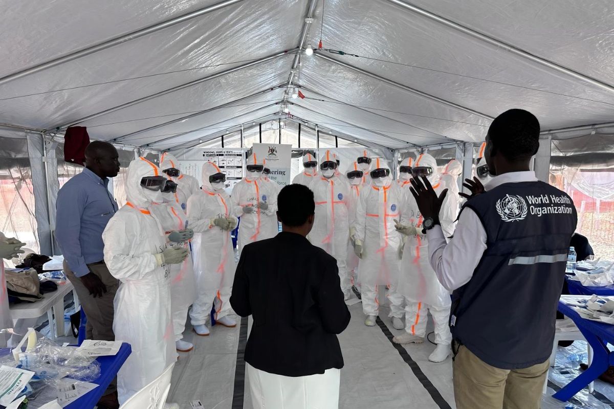 Surto de ebola em Uganda chega ao fim: saiba como ocorre a transmissão 1 fim do surto de Ebola.