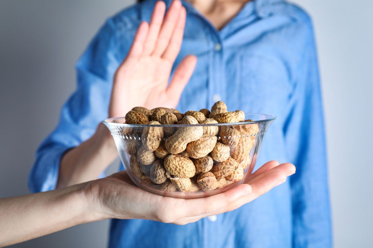 Comer muito amendoim faz mal? Descubra os riscos e qual a quantidade certa 1 Comer muito amendoim faz mal.