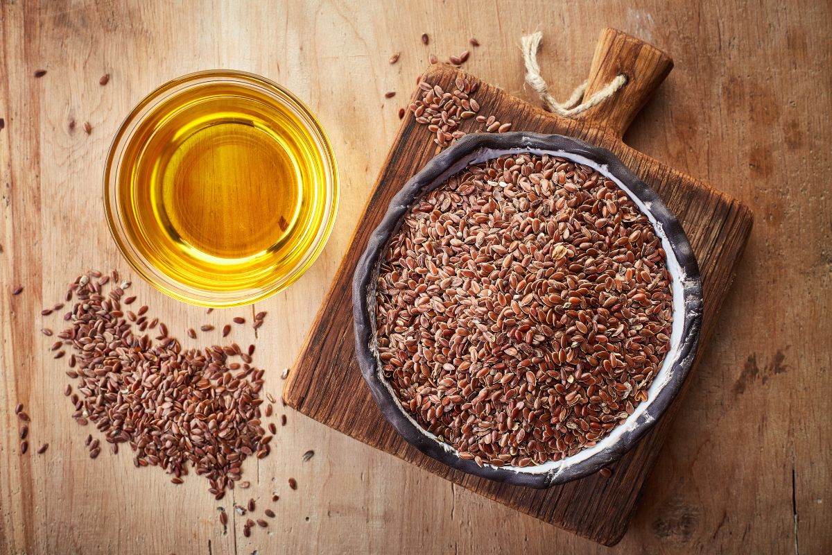 Óleo de linhaça para menopausa: benefícios, como usar e cuidados 1 Óleo de linhaça para menopausa.
