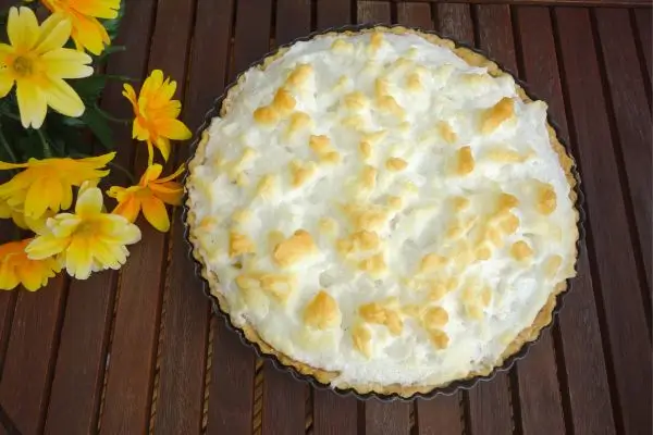 Torta de abacaxi e coco light: doce saudável que derrete na boca (e na balança!) 2 Torta de abacaxi e coco light