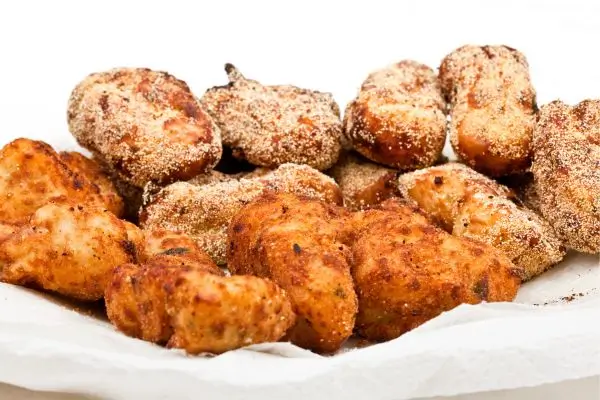 Bolinho de batata com frango: o petisco perfeito para hora do lanche 2 bolinho de batata com frango.
