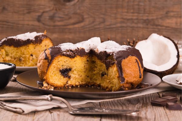 Uma receita irresistível: bolo de coco com chocolate saudável, fofinho e muito saboroso 2 bolo de coco com chocolate.