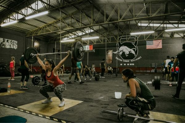 Tem hérnia de disco? Veja se é seguro (ou não) continuar no crossfit e como adaptar o treino 3 Crossfit.