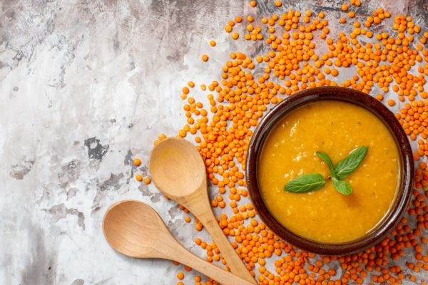 Caldo de lentilha cremoso: receita fácil, nutritiva e deliciosa para aquecer o coração 2 Caldo de lentilha.