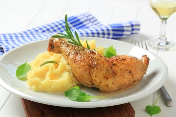 Batatas podem aumentar o risco de diabetes? Entenda a relação e como consumir de forma segura 2 Purê de batatas com frango.